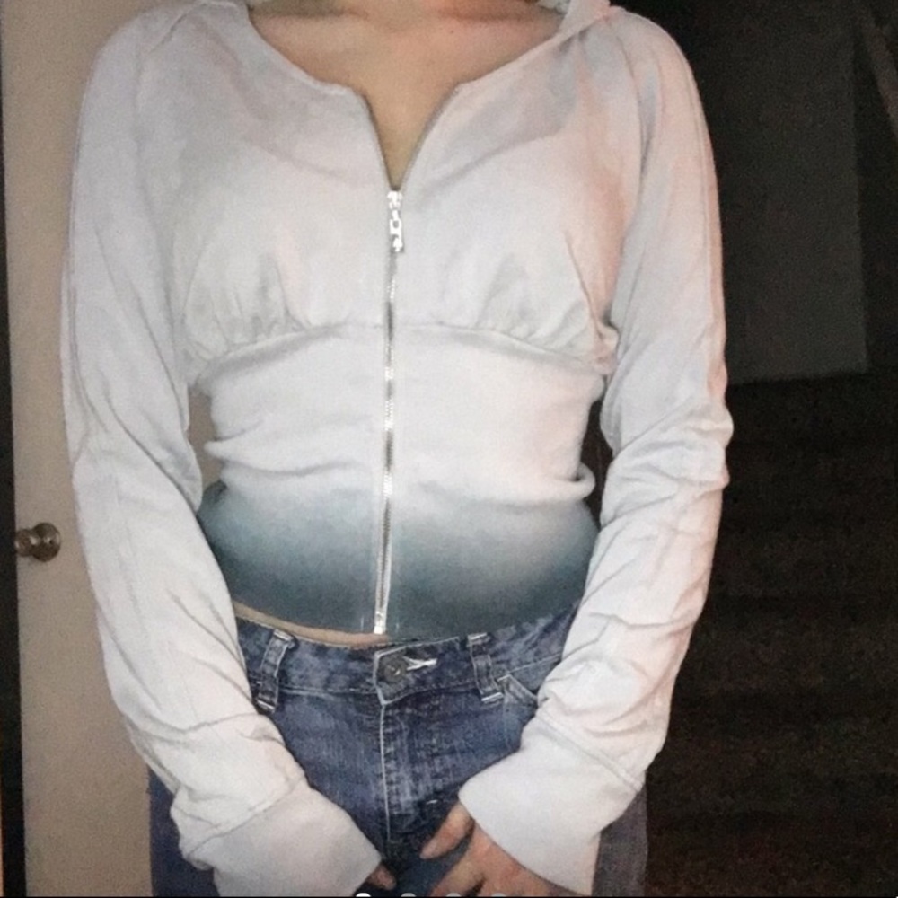 Ombré blue zip up sweater💙